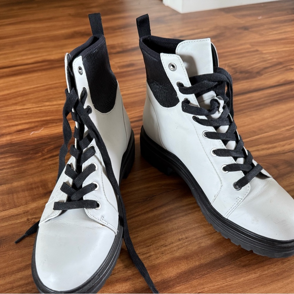 Kenneth Cole Black and White Boots